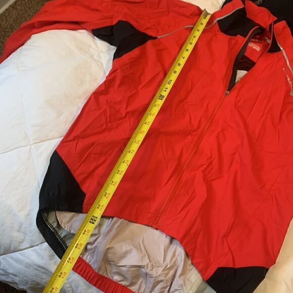 ENDURA, running/ rain jacket, medium, excellent near new condition - Picture 10 of 12